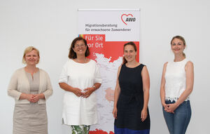 AWO-Landesgeschäftsführerin Katja Glybowskaja, Antje Tillmann (CDU), Judith Wiedemann und Theresa Frank (v.l.n.r.)