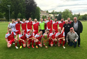 Die AWO-Fußballmannschaft hat gestern in Gößnitz gegen die Mannschaft der AOK Plus gewonnen.